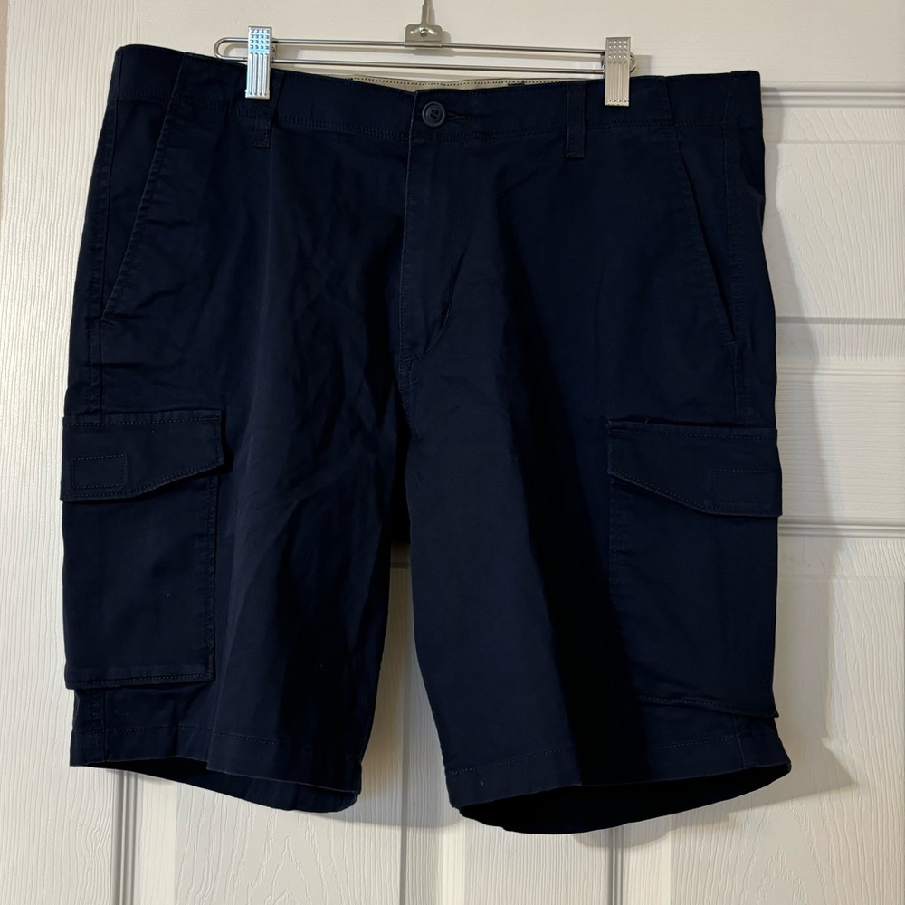 Docker's Men’s Flex Comfort Cargo Shorts size 36 Navy Blue